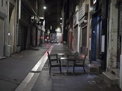 Jam Malam Bikin Paris bak Kota Mati