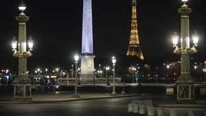 Potret Paris bak Kota Mati, Kena Dampak Jam Malam