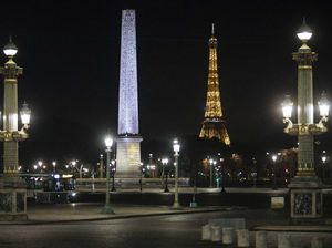 Potret Paris bak Kota Mati, Kena Dampak Jam Malam