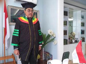 Cerita Kagoknya Jazilul Fawaid Wisuda S3 Virtual UNJ Cerita Kagoknya Jazilul Fawaid Wisuda S3 Virtual UNJ