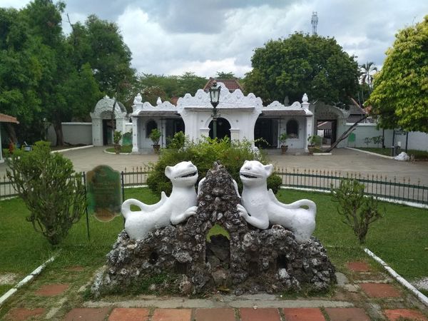 Potret 11 Bangunan Tua yang Bisa Dikunjungi Saat Liburan di Cirebon