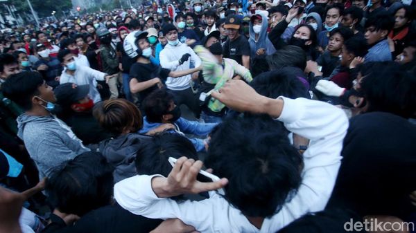 Ketika Copet Berulah di Tengah Demo Patung Kuda