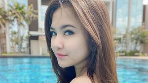 Mahalini Raharja Dekap Teddy Bear, Bikin Pengin Dipeluk Juga Deh!