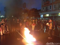 Polisi Bubarkan Demonstran di Istana Bogor, Sejumlah Orang Ditangkap