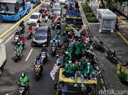 Penampakan Massa Mahasiswa Bergerak Menuju Istana