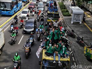 Penampakan Massa Mahasiswa Bergerak Menuju Istana