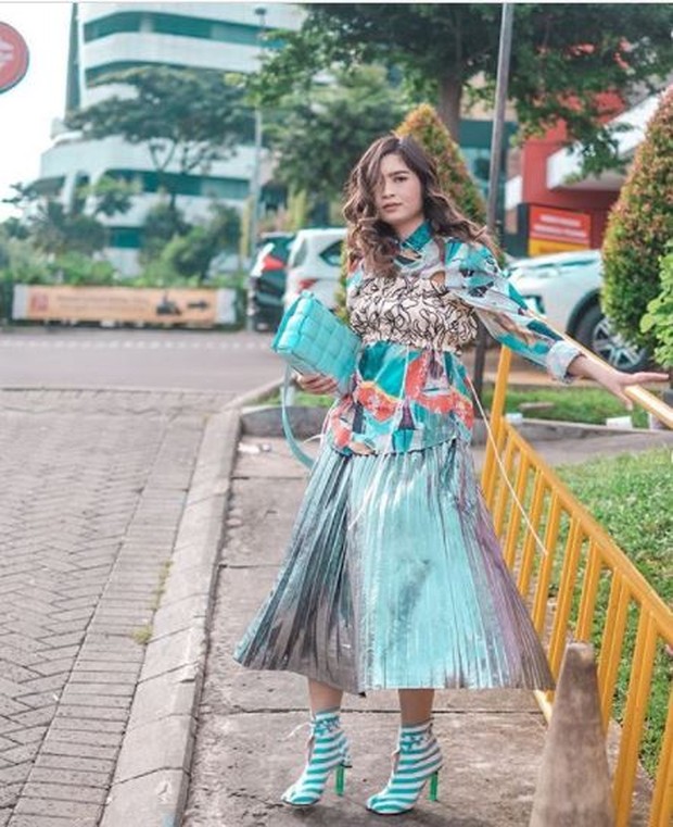 Padu padan warna metallic