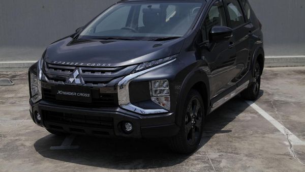 Gaharnya Mitsubishi Xpander Cross Rockford Fosgate Black Edition