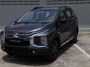 Gaharnya Mitsubishi Xpander Cross Rockford Fosgate Black Edition