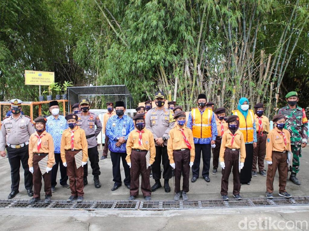 Desa di Jombang Sabet Juara I Lomba Kampung Tangguh Semeru Tertib Lalu Lintas Desa di Jombang Sabet Juara I Lomba Kampung Tangguh Semeru Tertib Lalu Lintas