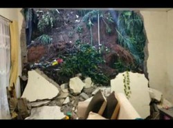 1 Rumah Rusak Diterjang Longsor di Bandung Barat
