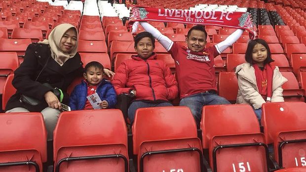 Yaman Suryaman, pria asal Garut yang menjadi penjaga di Anfield markas Liverpool.