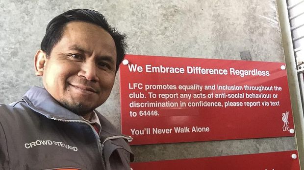 Yaman Suryaman, pria asal Garut yang menjadi penjaga di Anfield markas Liverpool.