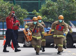 Diduga Hendak Bunuh Diri dari Lantai 39 Apartemen, Seorang Lansia Dievakuasi