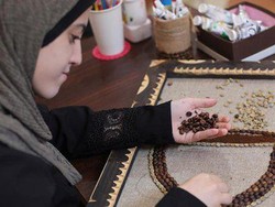 Hijabers Arab Cetak Rekor Dunia, Bikin Lukisan Raja Saudi Pakai Kopi 4,5 Kg