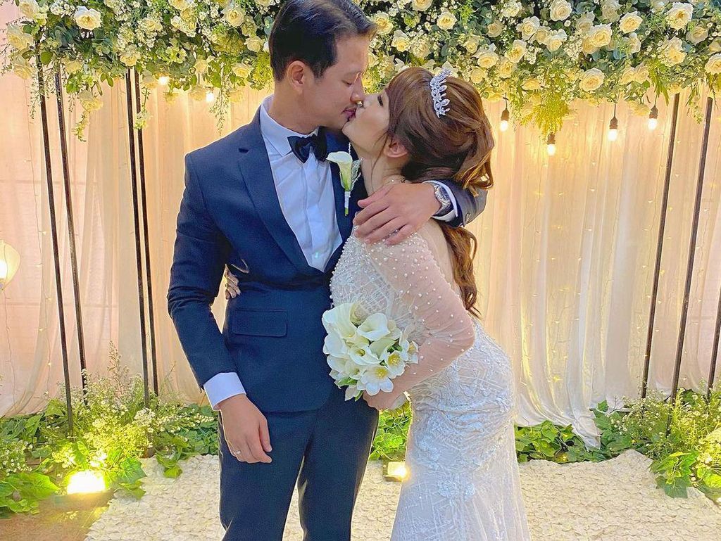 Dinikahi Pengusaha Tajir, Angel lee Jadikan Agama Sebagai Pondasi Dinikahi Pengusaha Tajir, Angel lee Jadikan Agama Sebagai Pondasi