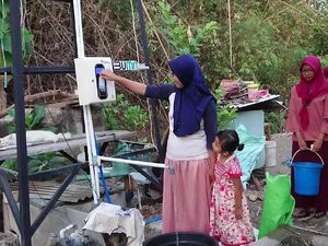 Bantuan Akses Air Bersih Berbasis Teknologi Smart Water di Madura
