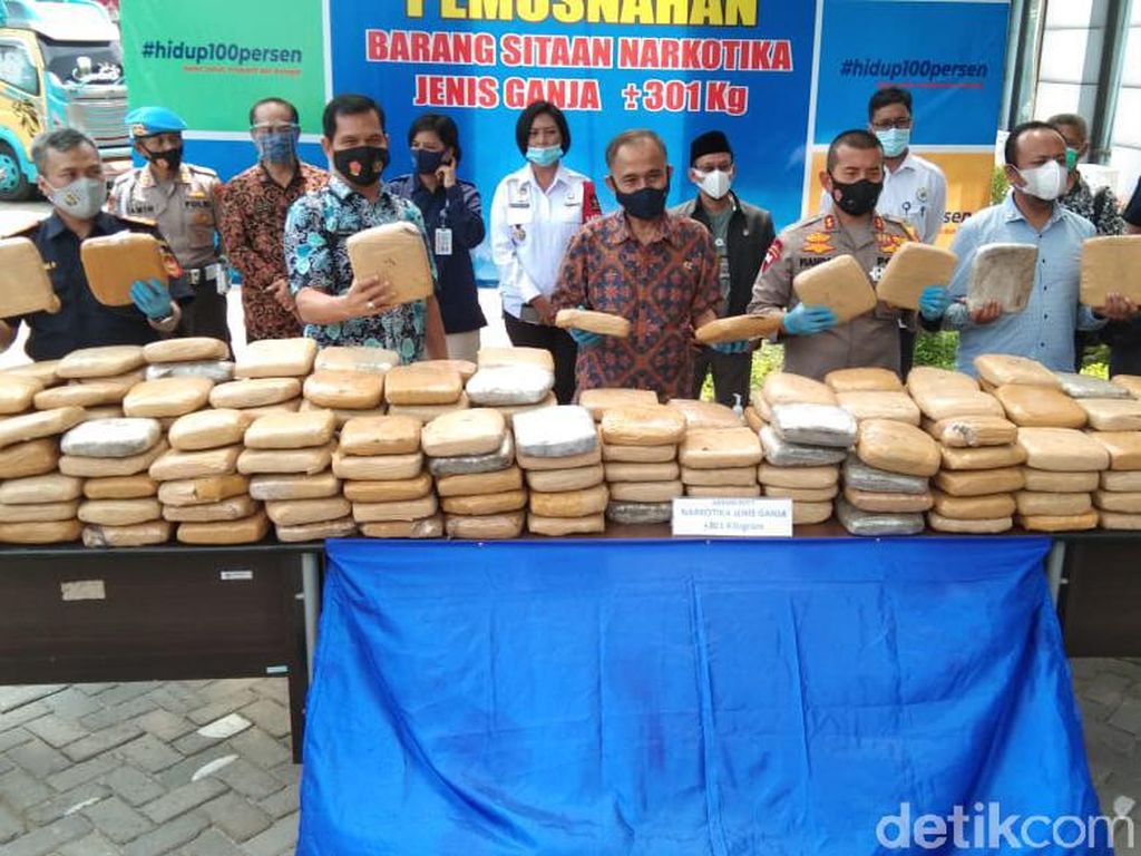 BNN Banten Musnahkan Ganja 301 Kilogram Kiriman Aceh