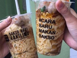 Bukan Pakai Mangkok, Ini Cara Baru Makan Bakso yang Praktis