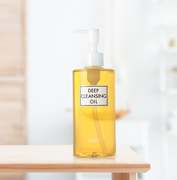 Cleansing Oil DHC/Foto : instagram.com/dhcskincare_id Cleansing Oil DHC