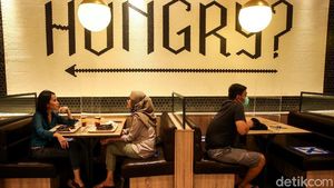 Jakarta PSBB Transisi, Warga Bisa Makan di Restoran Lagi