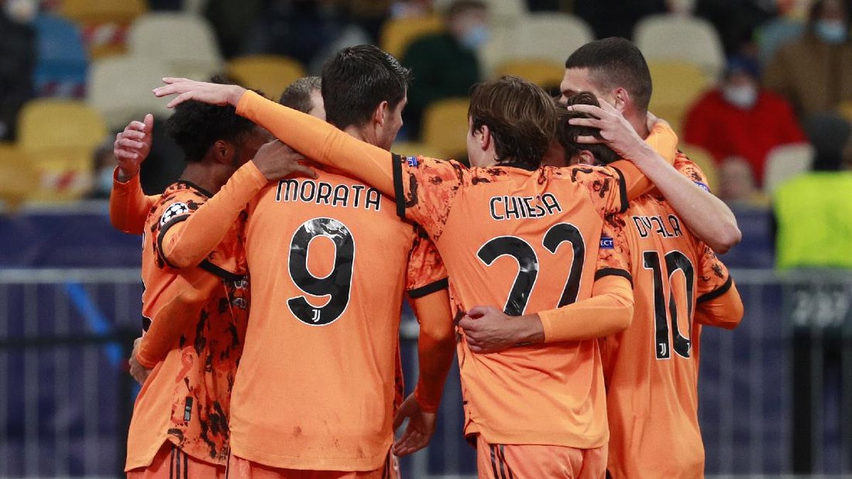 Para pemain Juventus merayakan gol Morata (9). Foto: AP/Valentyn Ogirenko
