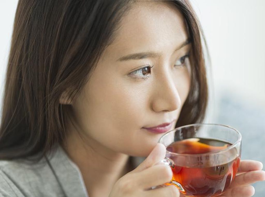 10 Efek Minum Teh dalam Kondisi Perut Kosong di Pagi Hari 10 Efek Minum Teh dalam Kondisi Perut Kosong di Pagi Hari