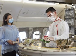 Emirates Buka Kembali Bar Mewah dalam Pesawat