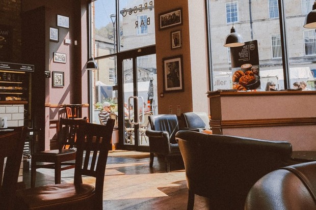 agar tak tergoda balikan dengan mantan, jauhi tempat-tempat yang kemungkinan ada dirinya di sana