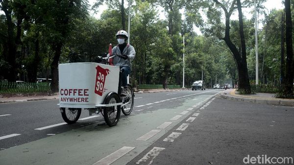 Inspiratif! Pemuda Ini Raup Cuan Lewat Warung Kopi Keliling