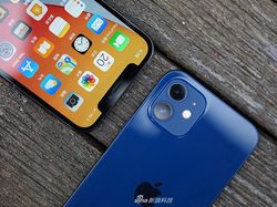 Motif Apple Jual iPhone Tanpa Charger: Ujung-ujungnya Duit