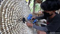 Melihat Limbah Kayu Jadi Furnitur Keren