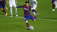 Dari nomor sembilan sampai nomor lima, masing-masing ada Andrej Kramaric (TSG 1899 Hoffenheim), Lucas Ocampos (Sevilla), Jordan Veretout (AS Roma), Neymar (PSG), dan Lionel Messi (Barcelona) dengan masing-masing 9 gol penalti (AP/Joan Monfort)