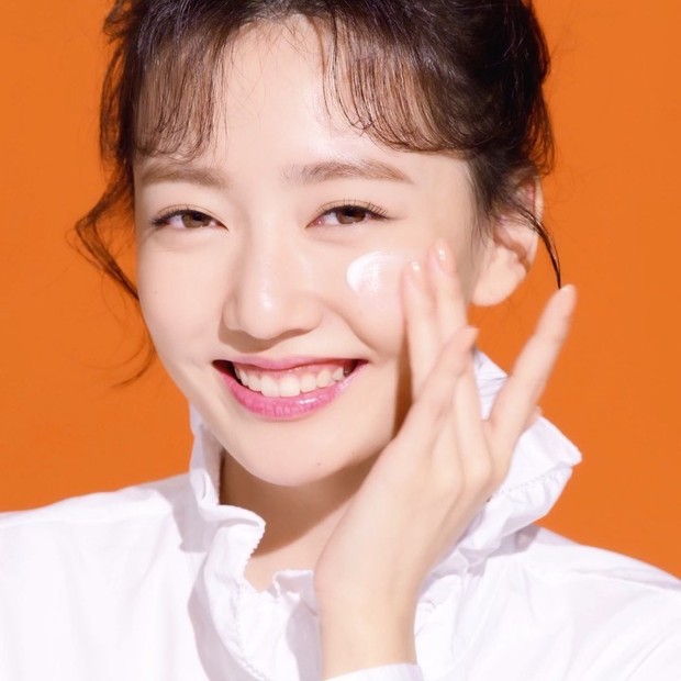 Manfaat yang Didapat Dari Ceramide/instagram.com/laneigeid ceramide memiliki banyak manfaat baik untuk kulit, seperti Mengembalikan pelindung kulit, Mengurangi tanda-tanda penuaan, Melembutkan dan Menghaluskan Kulit, Membantu Mengatasi Peradangan Kulit, Mengunci kelembapan