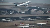 Merugi Gegara Corona, Cathay Pacific PHK Ribuan Karyawan