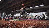 Kolong Tol Becakayu Disulap Jadi Bike Park Lho