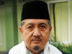 Yusuf Mansur Kenang Abdullah Syukri Zarkasyi: Suka Maju Bersama Santri