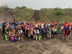 Rizki-Ridho Main Motocross di Bromo KW Garut Tuai Kontroversi