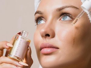 5 Serum Retinol untuk Mengatasi Masalah Jerawat Hingga Cegah Penuaan 5 Serum Retinol untuk Mengatasi Masalah Jerawat Hingga Cegah Penuaan