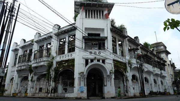 Supermarket Pertama di Medan Ini Menanti Revitalisasi