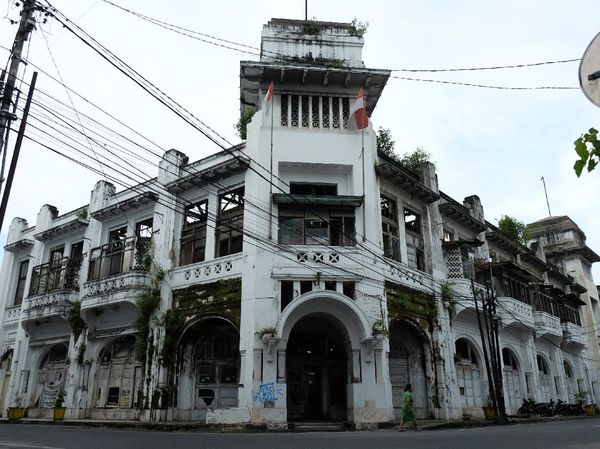 Supermarket Pertama di Medan Ini Menanti Revitalisasi