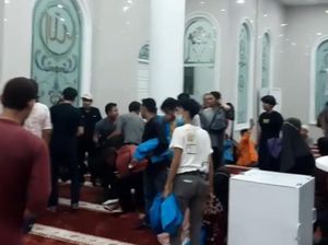 Viral Mahasiswa di Jambi Tolak Omnibus Law Berlarian ke Masjid, Ini Faktanya Viral Mahasiswa di Jambi Tolak Omnibus Law Berlarian ke Masjid, Ini Faktanya