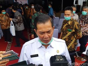 Heboh Geng Motor Acungkan Celurit, Walkot Serang: Tujuannya Apa? Heboh Geng Motor Acungkan Celurit, Walkot Serang: Tujuannya Apa?