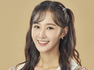 Video: Yuri SNSD soal Into the New Wolrd Jadi Lagu Protes di Korea Selatan Video: Yuri SNSD soal Into the New Wolrd Jadi Lagu Protes di Korea Selatan