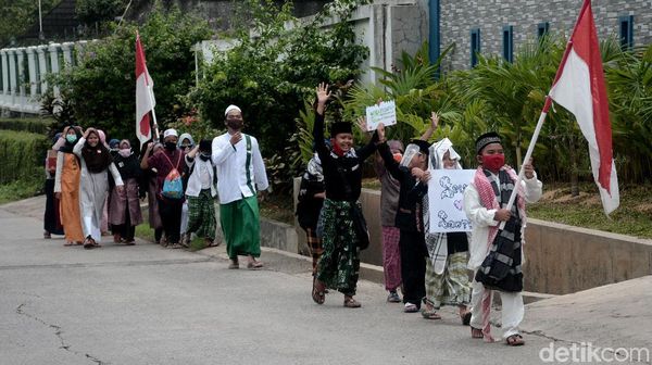 Pawai Peringatan Hari Santri di Depok