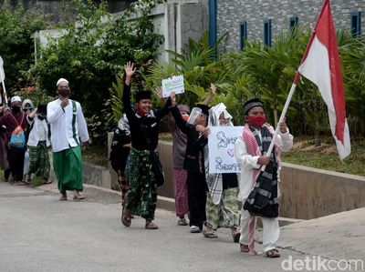 Pawai Peringatan Hari Santri di Depok