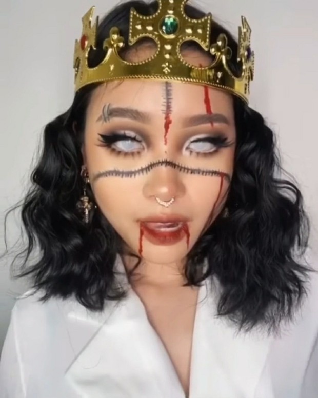 Cindercella dengan Halloween makeup look/Foto: Instagram/cindercella Inspirasi makeup Halloween 2020