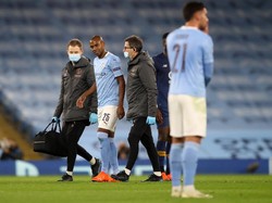 City Menang, Fernandinho Tumbang