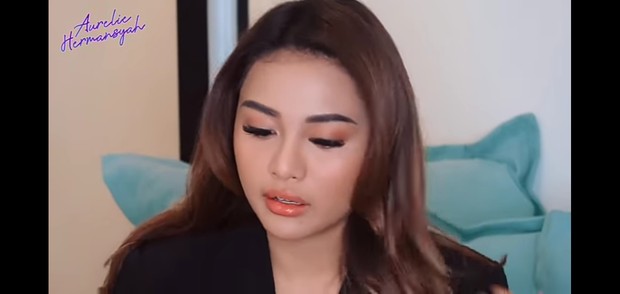 Aurel cobain bedak seharga Rp1,3 juta.