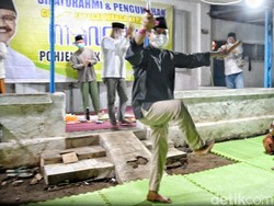 Gus Ipul Dinobatkan Jadi Warga Kehormatan Kampung Silat Mancilan
